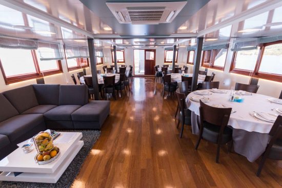 MS Admiral - Lounge & Restaurant
