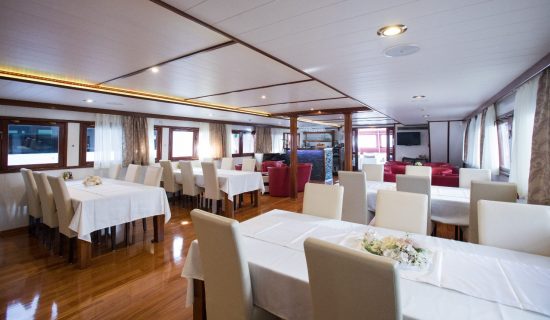 MS Adriatic Pearl - Restaurant & Lounge