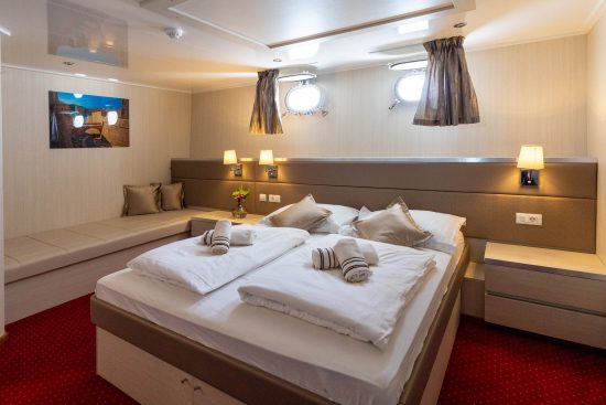 MS Avantura lower deck cabin with triple bed capacity.
